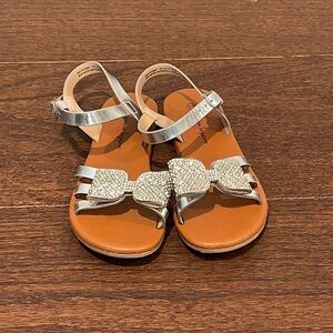 Nanette Lepore Girls Silver Sandals Size 13